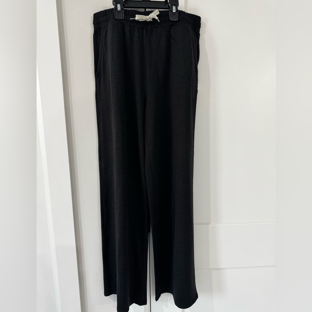 Vuori Wide Leg Pant